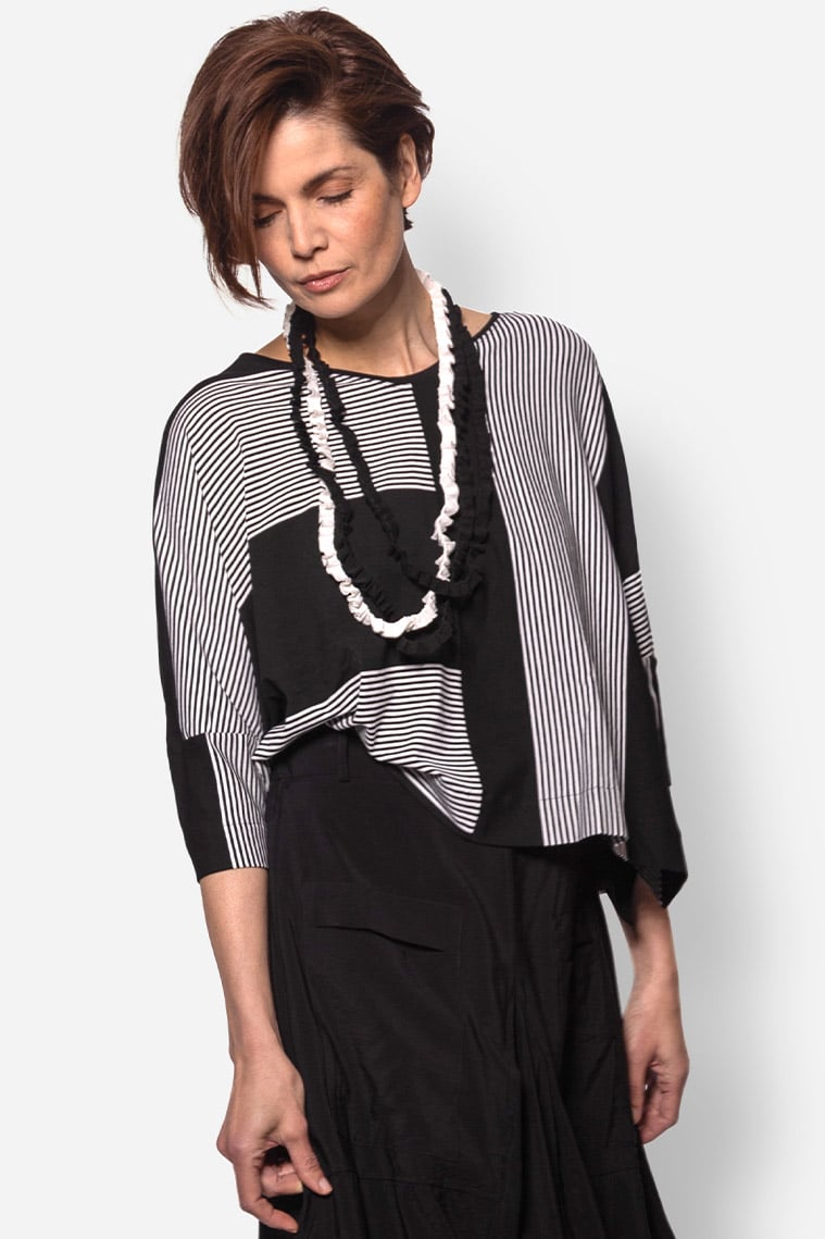 Elsewhere Fashion - PRIESKA TOP BLACK OFFWHITE ON BODY