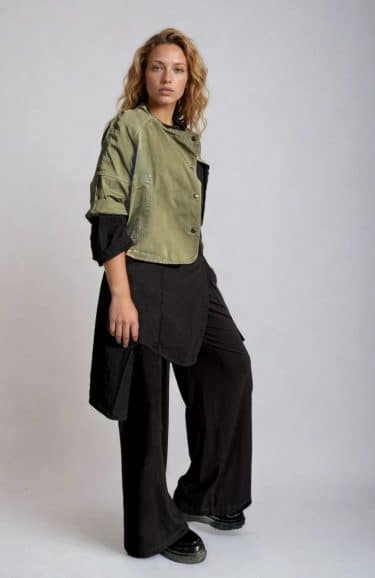 Black quilt pants, relaxed fit, winter-ready style ? Elsewhere Fashion